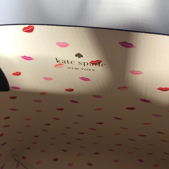 Kate Spade Disney Minnie Large Reversible Tote - Picture 9 of 15